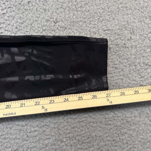 Spanx Leggings Womens Pedal Pusher Size Large Black Camo - Picture 6 of 9